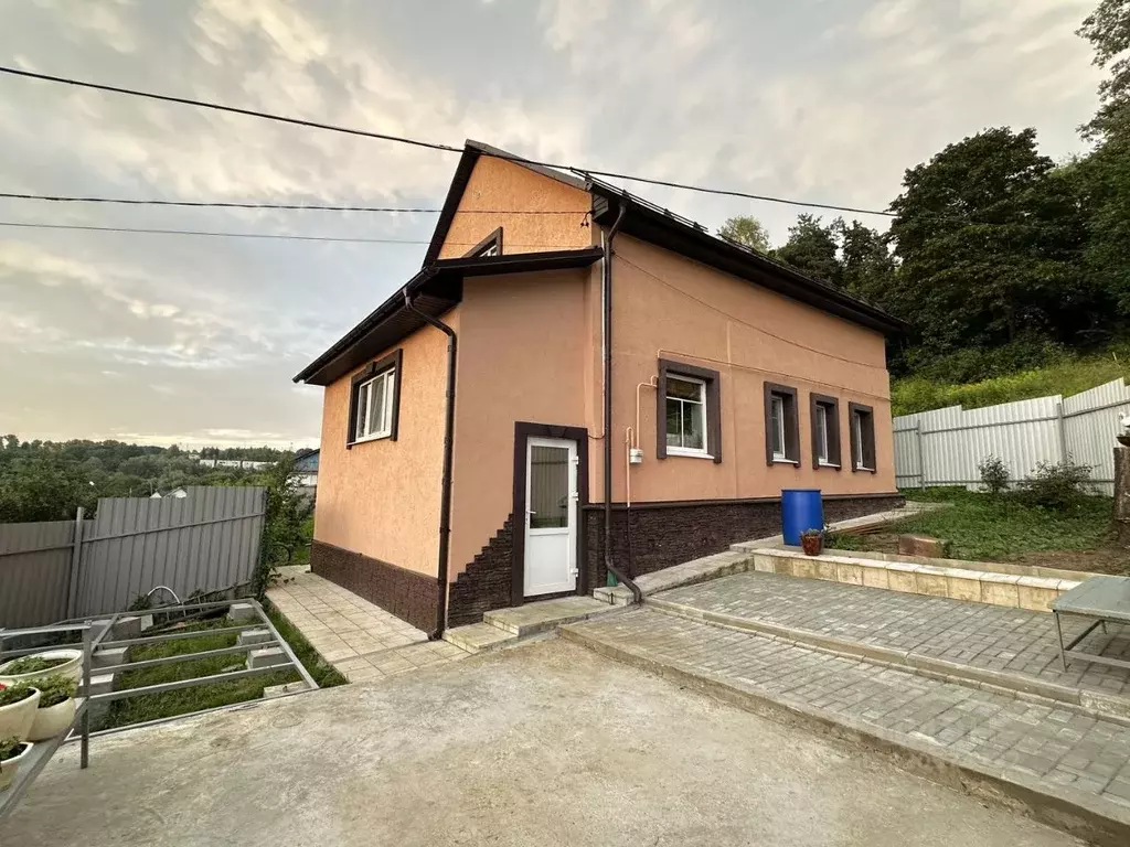 Дом в Калужская область, Калуга Нижнелаврентьевская ул., 13А (98 м) - Фото 1