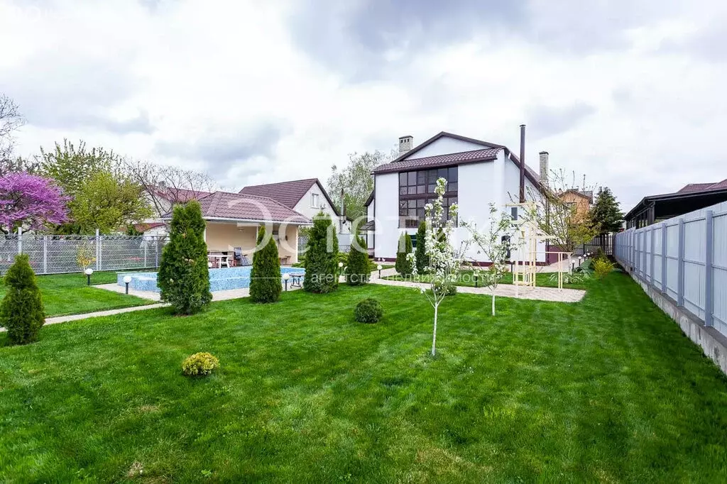 Дом в Краснодар, микрорайон Сады Калинина, Троицкая улица, 123 (300 м) - Фото 1