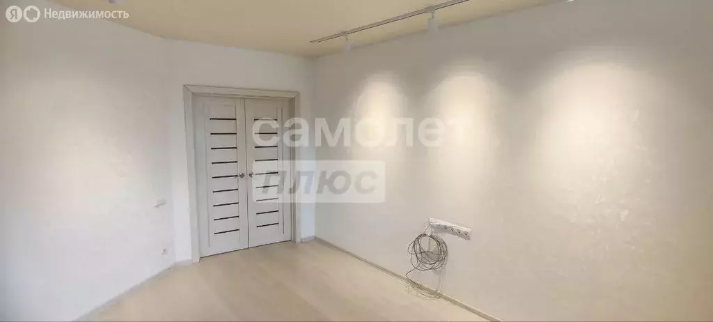 2-комнатная квартира: Сыктывкар, улица Пушкина, 7 (59 м) - Фото 0