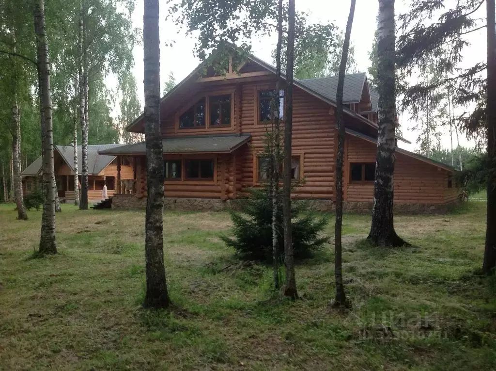 Дом в Новгородская область, Солецкий муниципальный округ, д. Любитово  ... - Фото 1