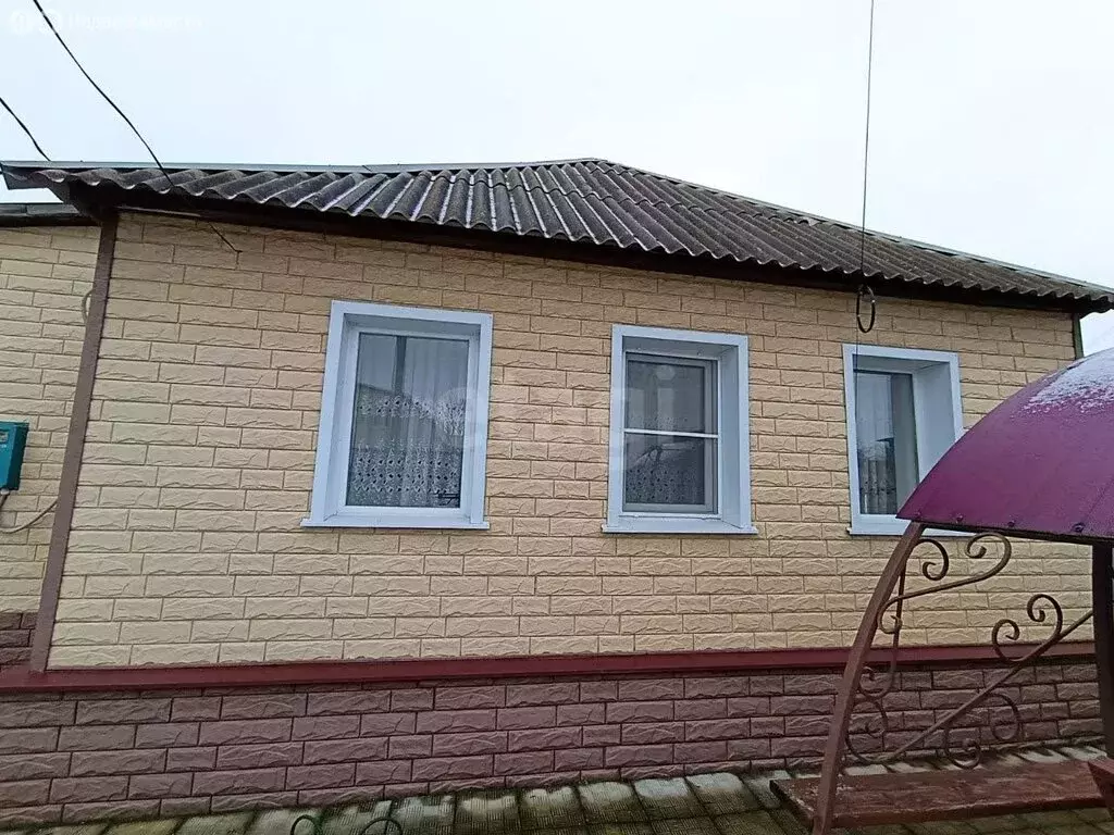 Дом в Белгородская область, рабочий посёлок Ивня, улица Маяковского ... - Фото 1