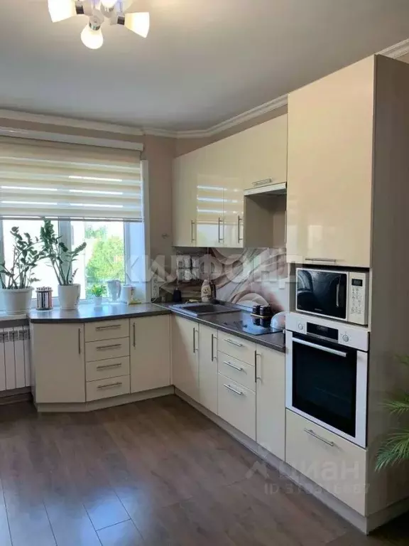 3-к кв. Новосибирская область, Новосибирск ул. Тюленина, 15 (66.0 м) - Фото 1