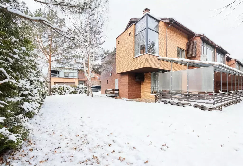 Дом в деревня Рождественно, территория Барвиха Клаб (400 м) - Фото 1