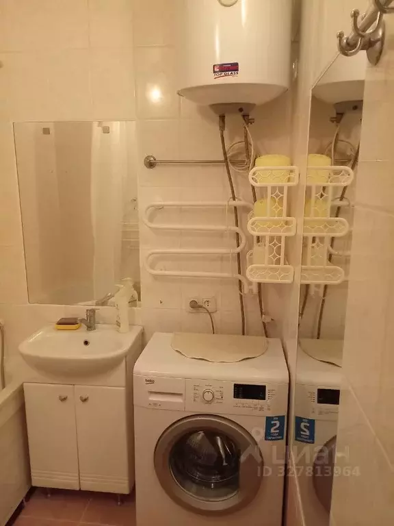 Комната Санкт-Петербург 7-я Васильевского острова линия, 16-18 - Фото 1