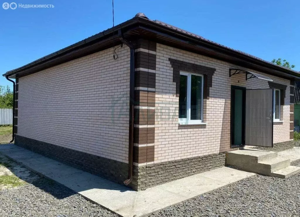 Дом в Новочеркасск, Молодёжная улица, 62 (100 м) - Фото 0