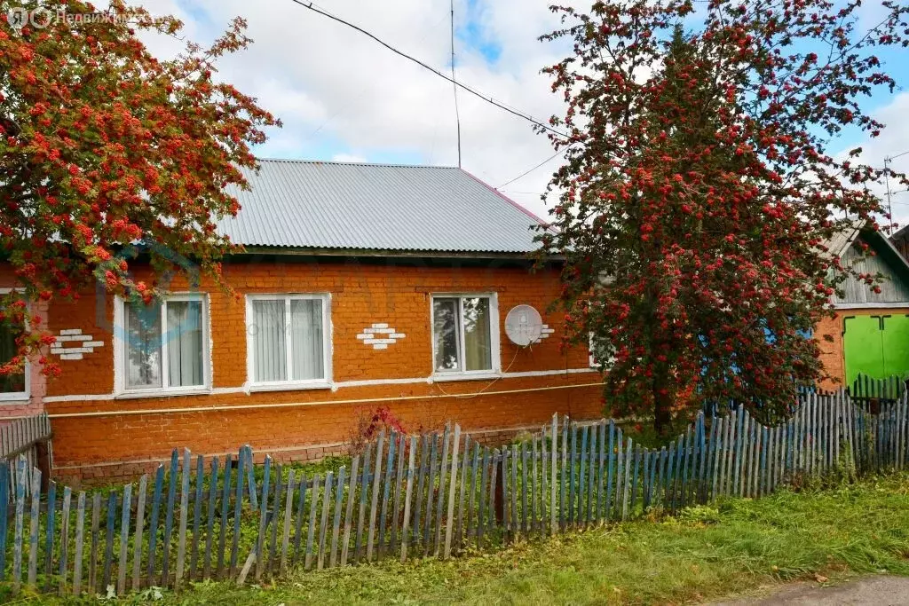 Дом в Любинский район, рабочий посёлок Красный Яр, улица 40 лет Победы ... - Фото 0