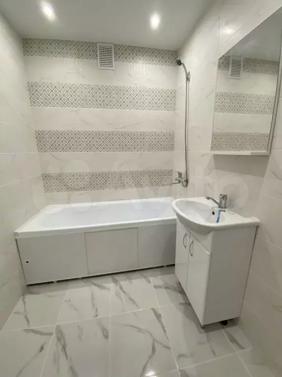 2-к. квартира, 63 м, 3/10 эт. - Фото 0