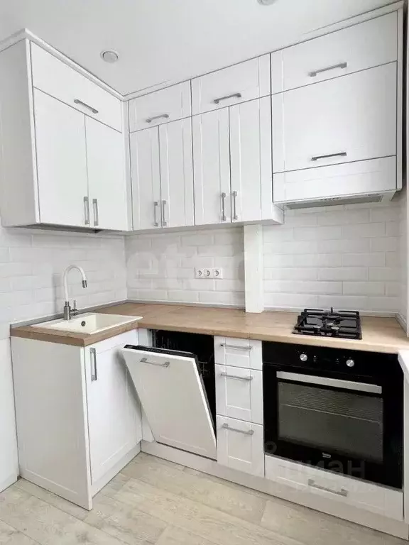 2-к кв. Псковская область, Печоры Заводская ул., 3б (44.1 м) - Фото 1