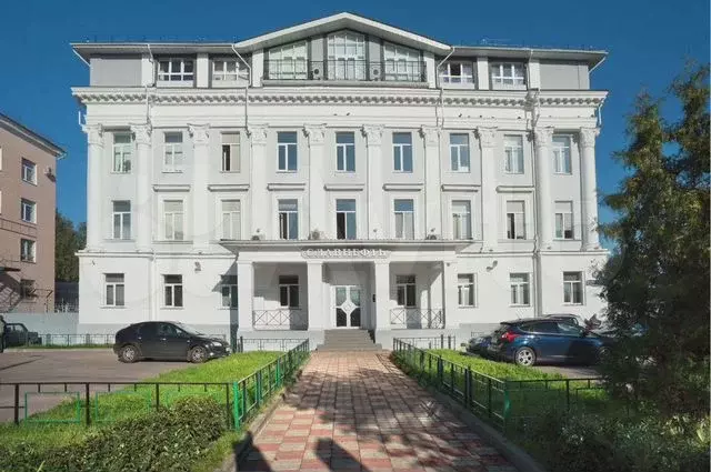 Административное здание с мансардой - Фото 0