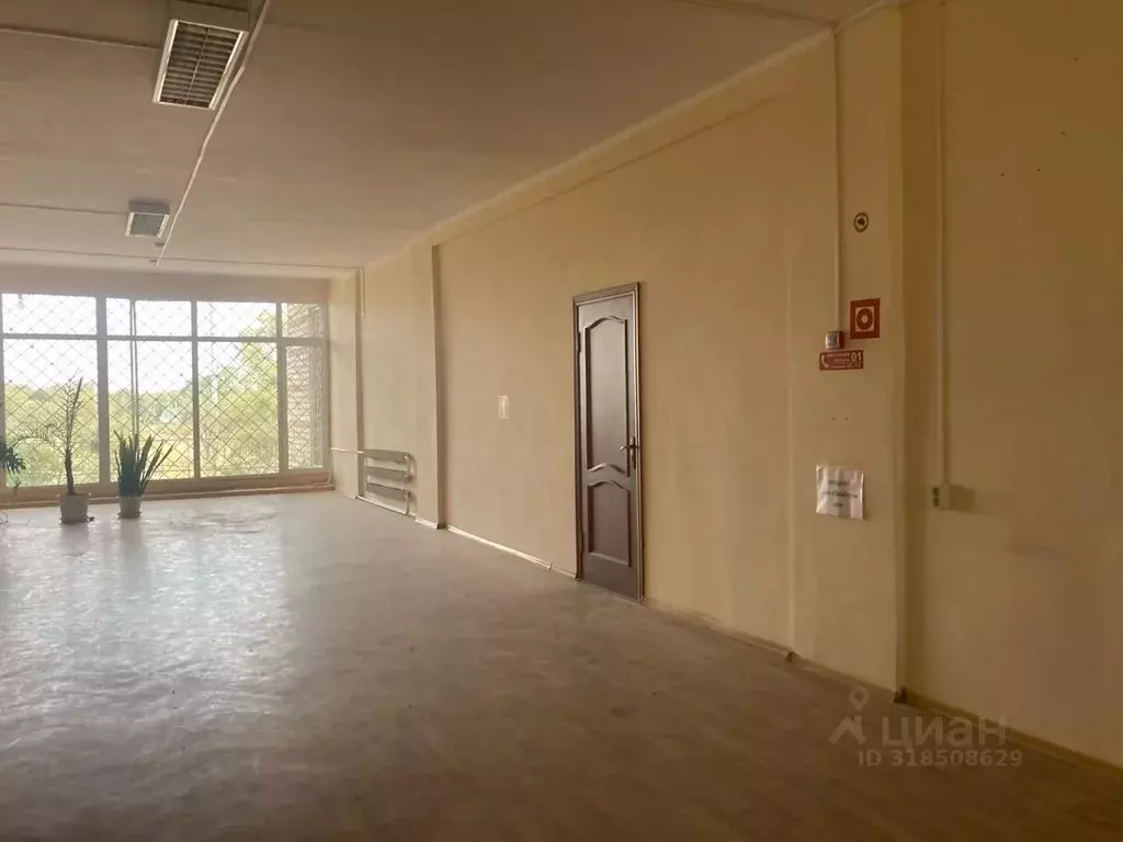 Помещение свободного назначения в Ставропольский край, с. Левокумское ... - Фото 1