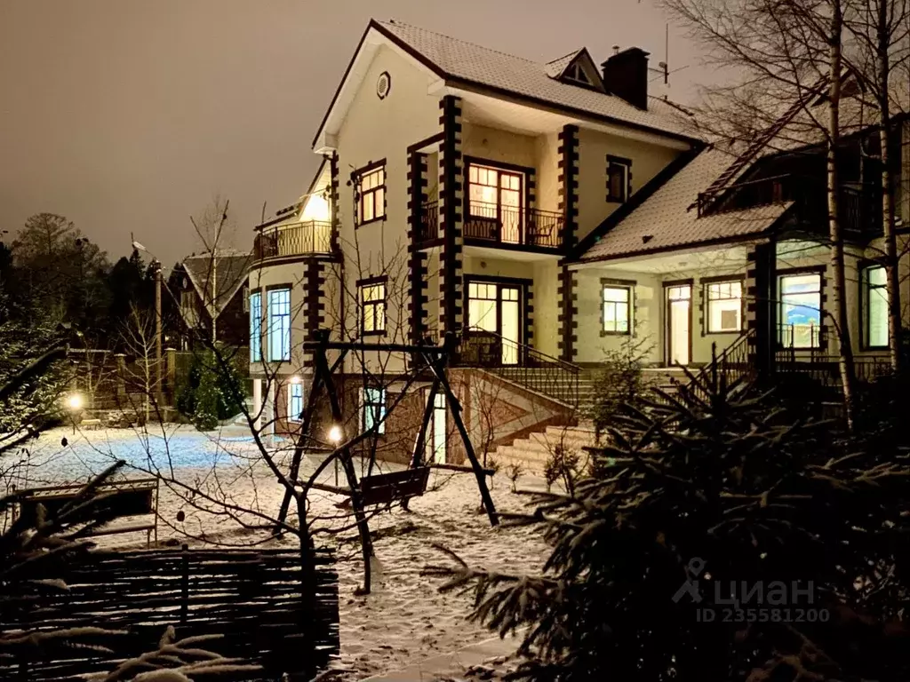 Дом в Санкт-Петербург пос. Парголово, Вокзальное ш., 14 (600 м) - Фото 1