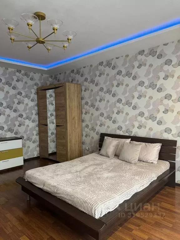 2-к кв. Красноярский край, Красноярск ул. Молокова, 1к2 (65.0 м) - Фото 0