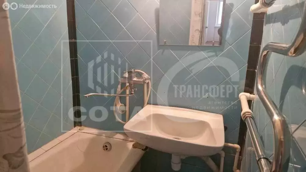 3-комнатная квартира: Воронеж, улица Черняховского, 4 (61.4 м) - Фото 0