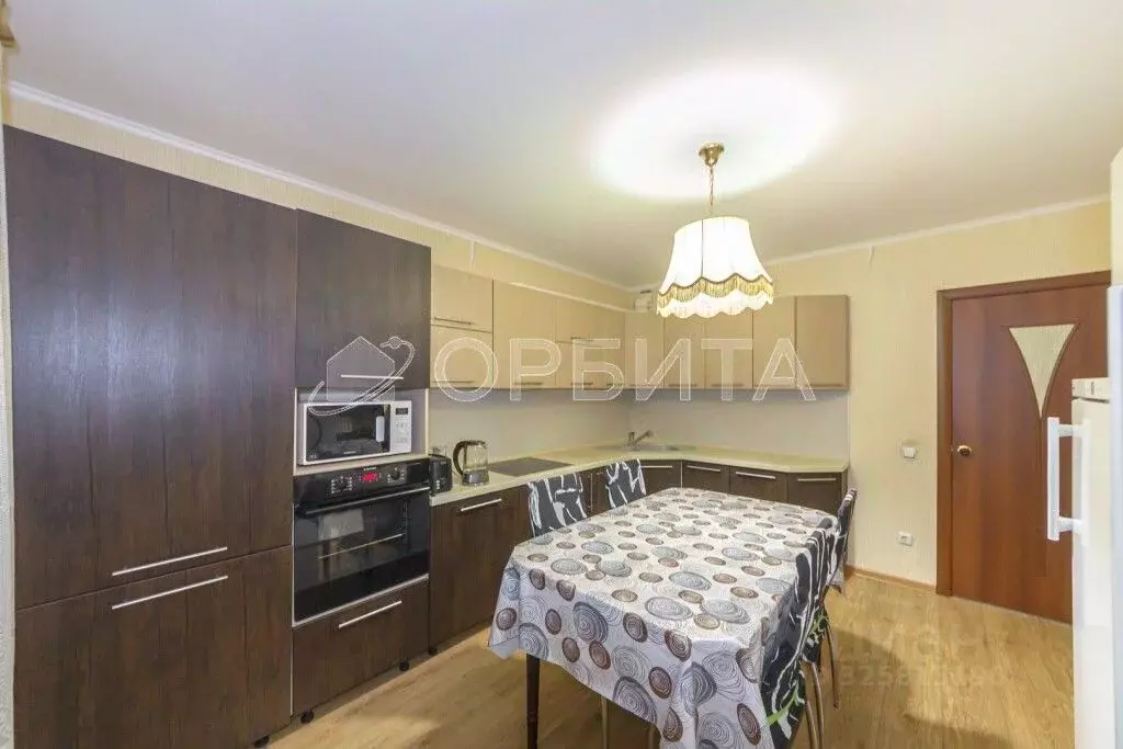 3-к кв. Тюменская область, Тюмень ул. Николая Семенова, 27 (90.3 м) - Фото 1