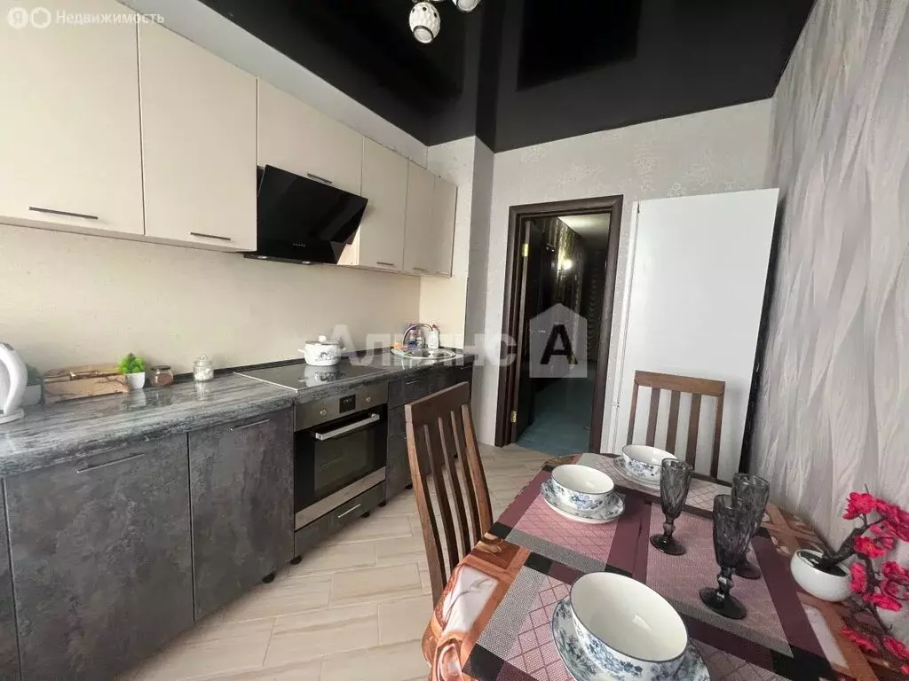 2-комнатная квартира: Волгодонск, проспект Курчатова, 14 (58.9 м) - Фото 1