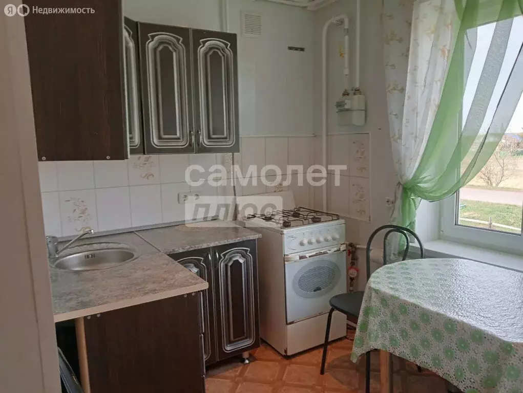 3-комнатная квартира: Любомировка, улица Лизы Чайкиной, 4 (56 м) - Фото 0