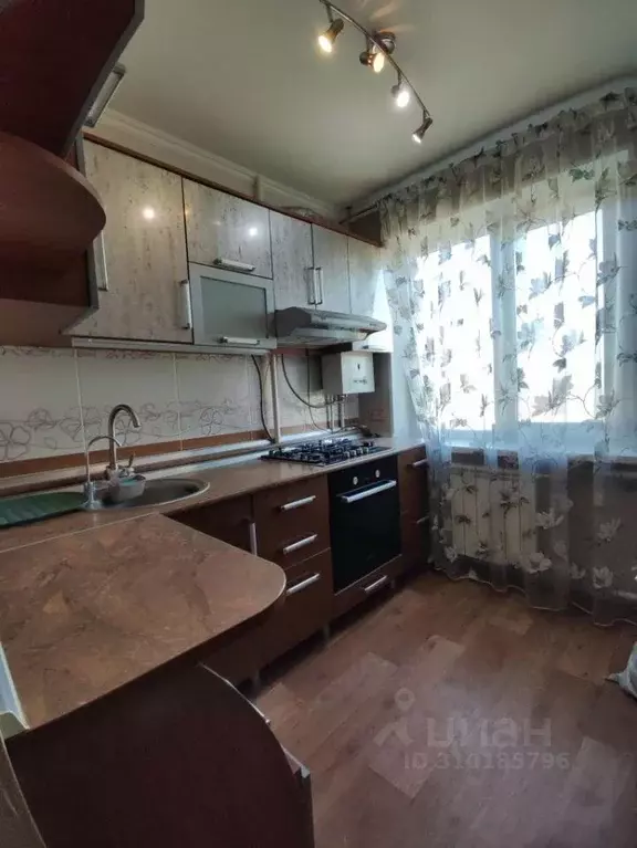 3-к кв. Нижегородская область, Павлово ул. Гастелло, 5А (50.0 м) - Фото 1