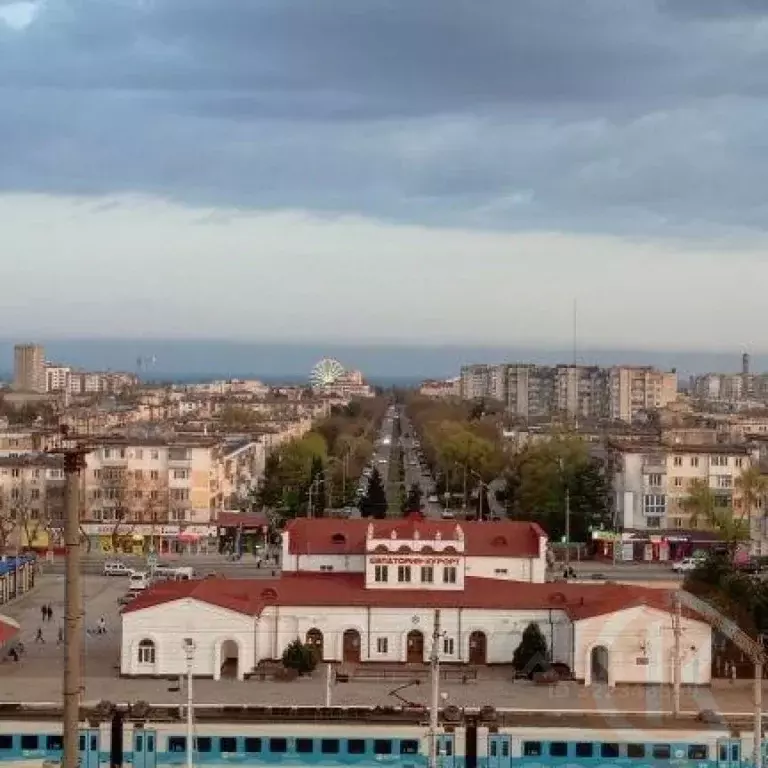 2-к кв. Крым, Евпатория ул. Имени 60-летия Октября, 18А (48.3 м) - Фото 0