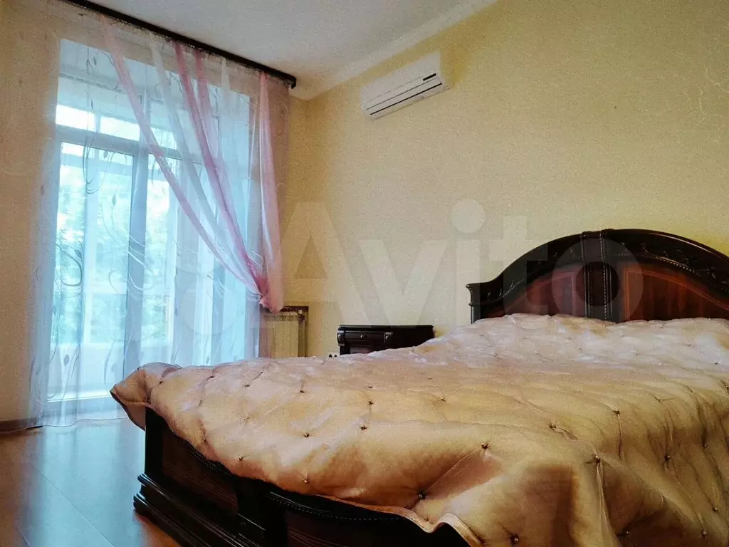 3-к. квартира, 184 м, 3/4 эт. - Фото 0