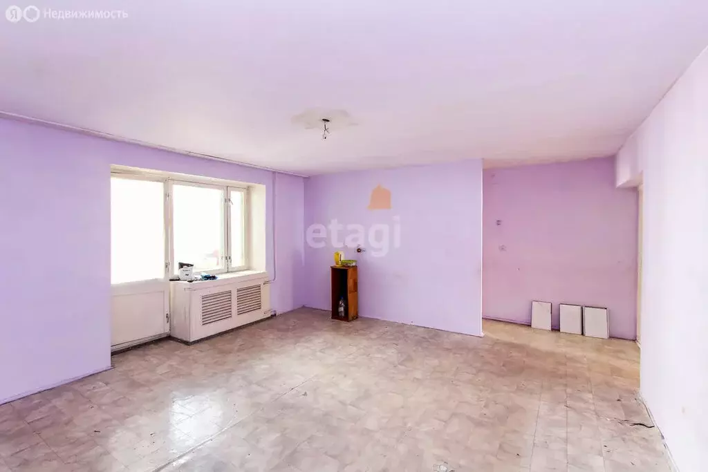 3-комнатная квартира: Тюмень, улица Газовиков, 6 (70 м) - Фото 1