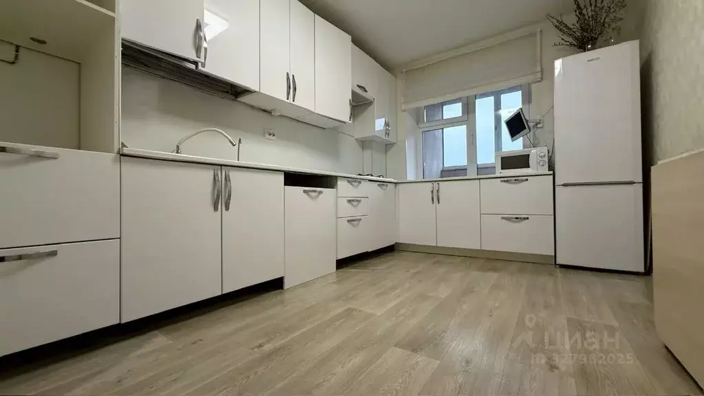 3-к кв. Татарстан, Альметьевск просп. Изаила Зарипова, 41 (90.7 м) - Фото 1