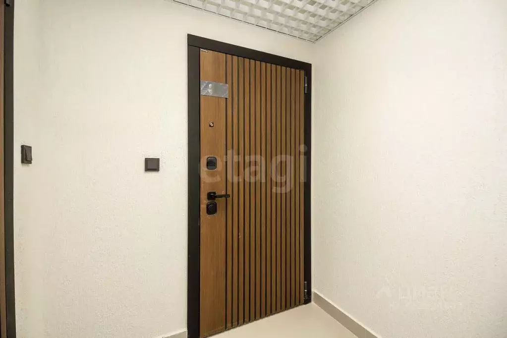 2-к кв. Тюменская область, Тюмень ул. Александра Звягина, 10 (55.7 м) - Фото 1