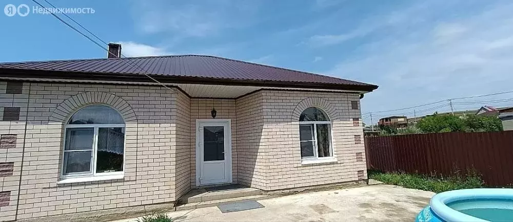 Дом в Красный, Придорожная улица (80 м) - Фото 0