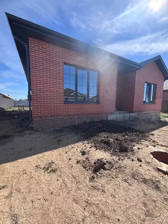 Дом в Ростовская область, Неклиновский район, с. Новобессергеневка ул. ... - Фото 1