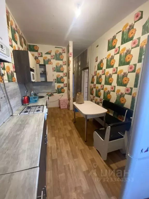 2-к кв. Татарстан, Зеленодольский район, Октябрьское с/пос, пос. ... - Фото 2