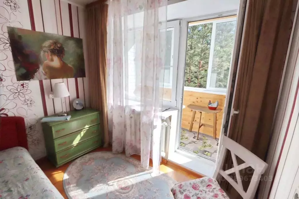3-к кв. Псковская область, Пушкинские Горы рп ул. Турбаза, 2 (75.0 м) - Фото 0