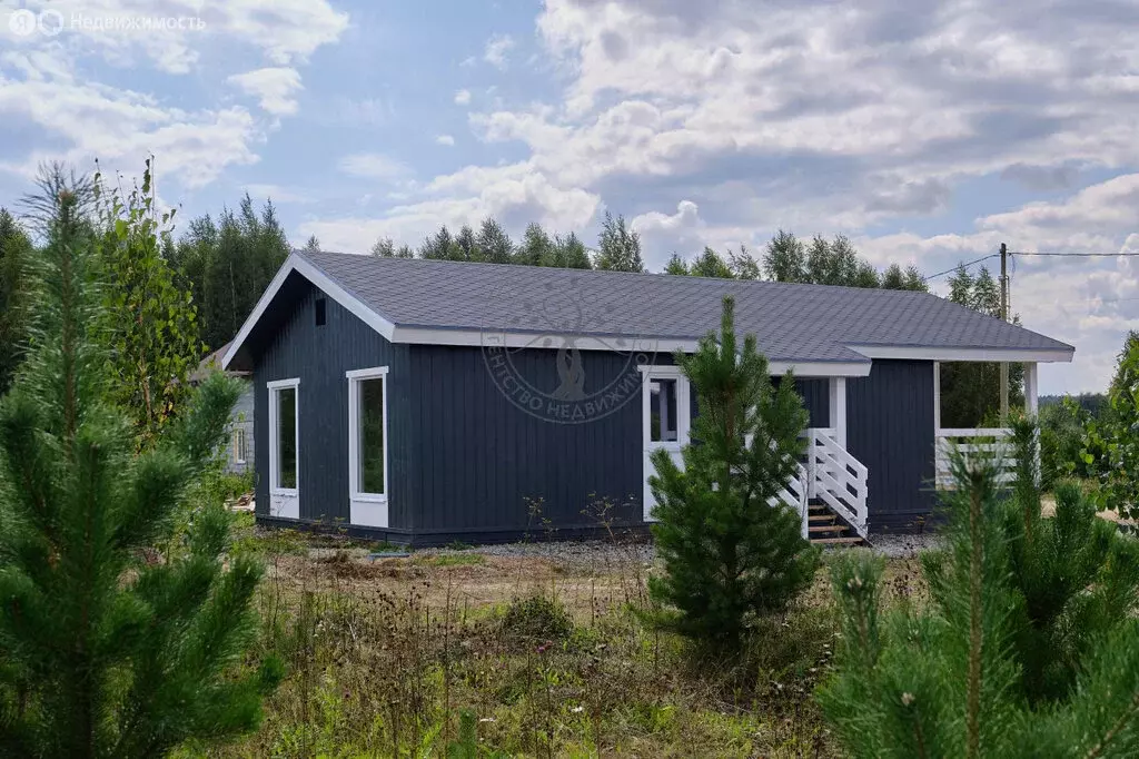 Дом в Белоярский городской округ, деревня Гусева (100 м) - Фото 1