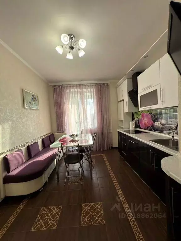 3-к кв. Москва Симферопольский бул., 30к3 (76.0 м) - Фото 0