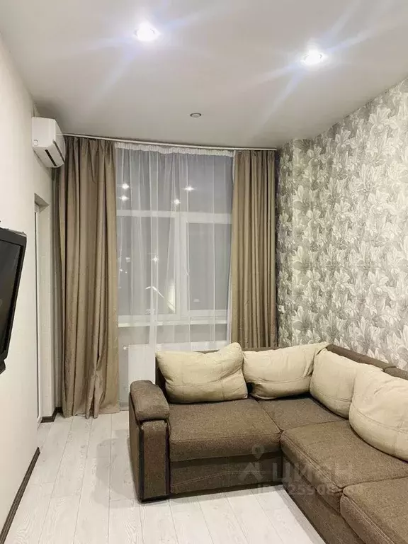 1-к кв. Крым, Симферополь ул. Набережная имени 60-летия СССР, 50к4 ... - Фото 1