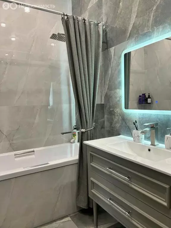 2-комнатная квартира: Махачкала, проспект Гамидова, 22Б (85 м) - Фото 1