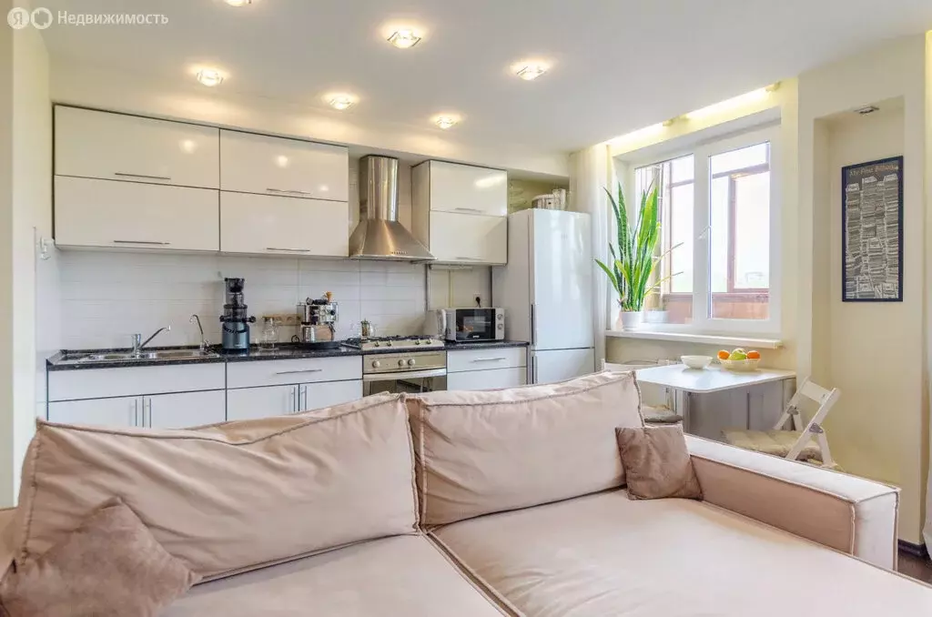 3-комнатная квартира: Екатеринбург, улица Черепанова, 28 (64 м) - Фото 2