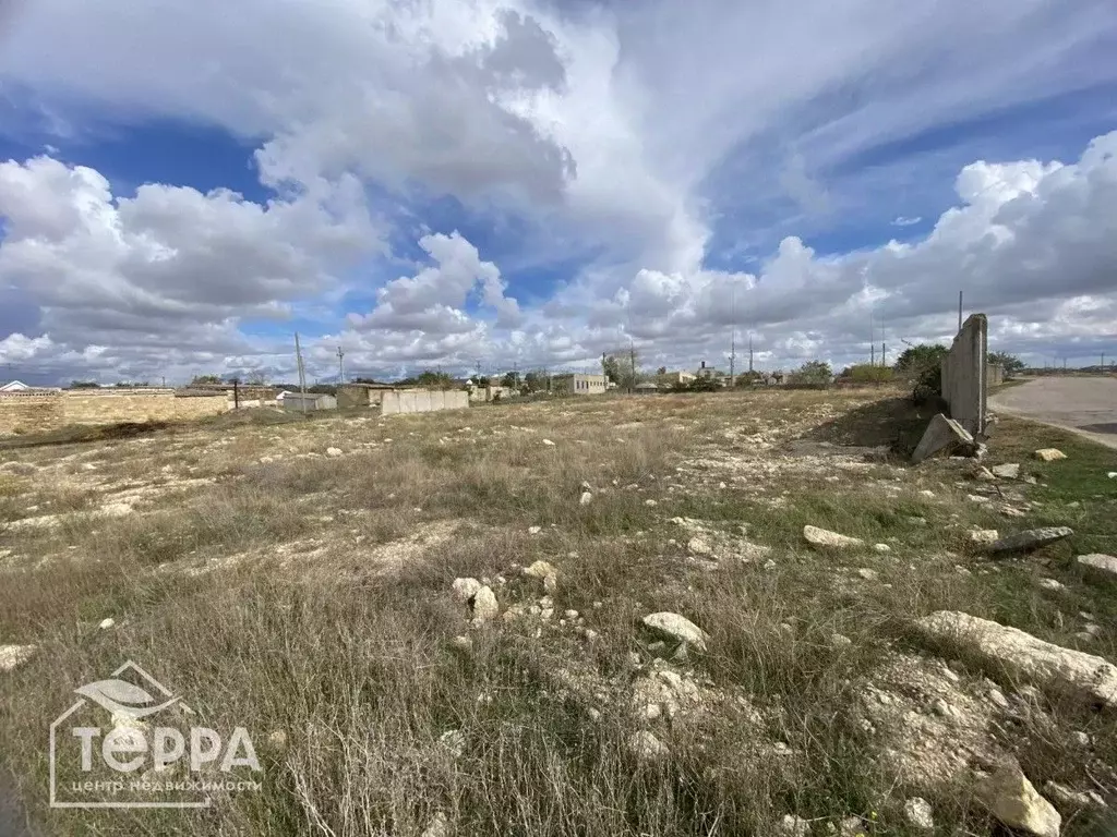 Участок в Крым, Сакский район, Суворовское с/пос, с. Каменоломня ул. ... - Фото 2