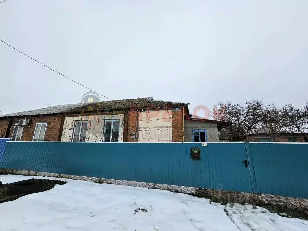 Дом в Ростовская область, Зерноградский район, Гуляй-Борисовка хут. ... - Фото 1