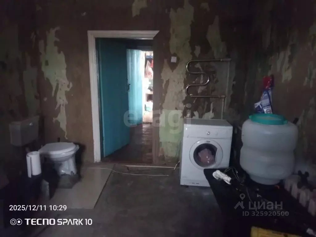 Дом в Курская область, Октябрьский район, Черницынский сельсовет, с. ... - Фото 1