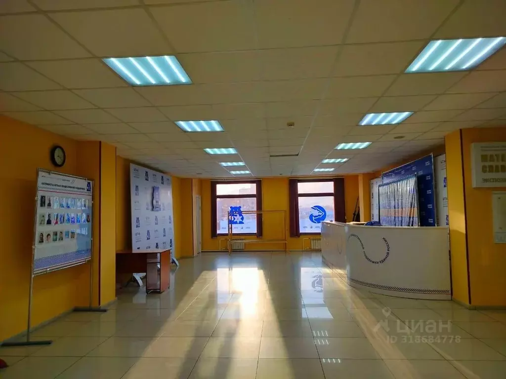 Помещение свободного назначения в Саха (Якутия), Якутск ул. Курашова, ... - Фото 0