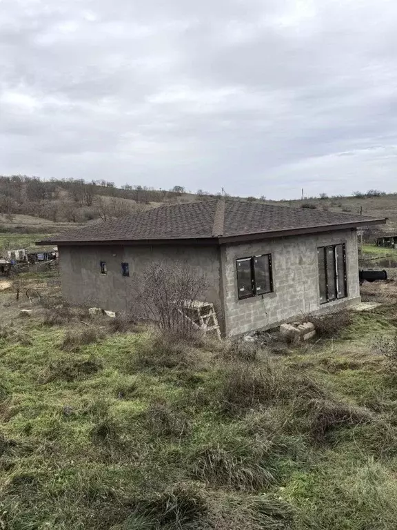 Дом в Крым, Бахчисарайский район, Тенистовское с/пос, с. Суворово ул. ... - Фото 2