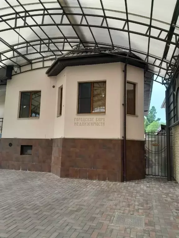 Дом в Кабардино-Балкария, Нальчик ул. Михаила Яхогоева, 54 (400 м) - Фото 1