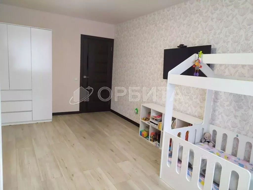 2-к кв. Тюменская область, Тюмень ул. Павла Шарова, 9к1 (67.6 м) - Фото 0