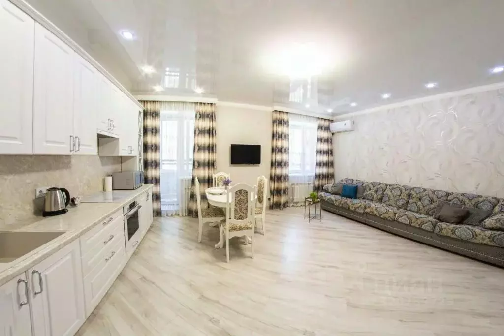 2-к кв. Омская область, Омск ул. Красный Путь, 103к4 (55.0 м) - Фото 1