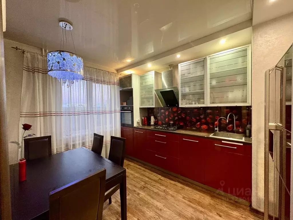 3-к кв. Омская область, Омск Учебная ул., 155 (62.9 м) - Фото 1