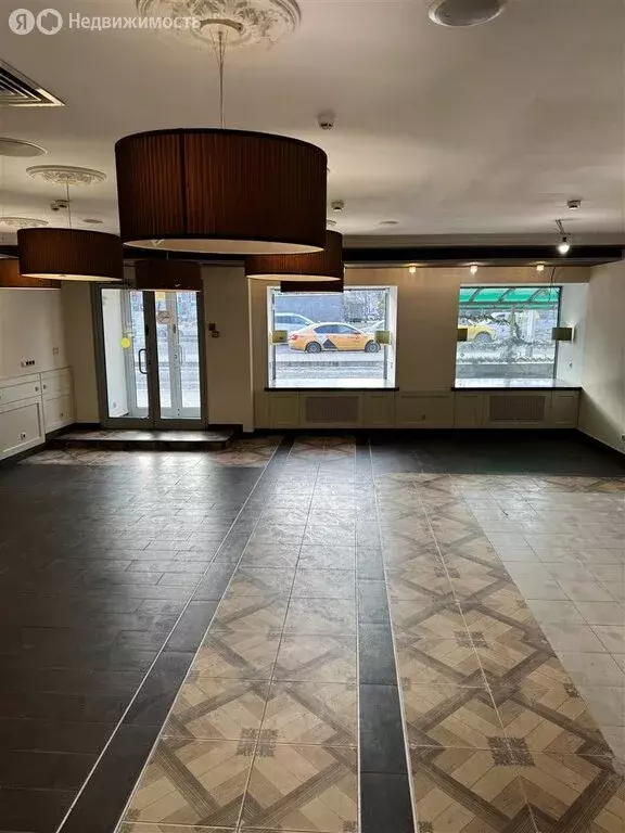 Торговая площадь (200 м) - Фото 1