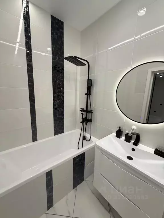 2-к кв. Хакасия, Абакан ул. Кирова, 120А (40.0 м) - Фото 1