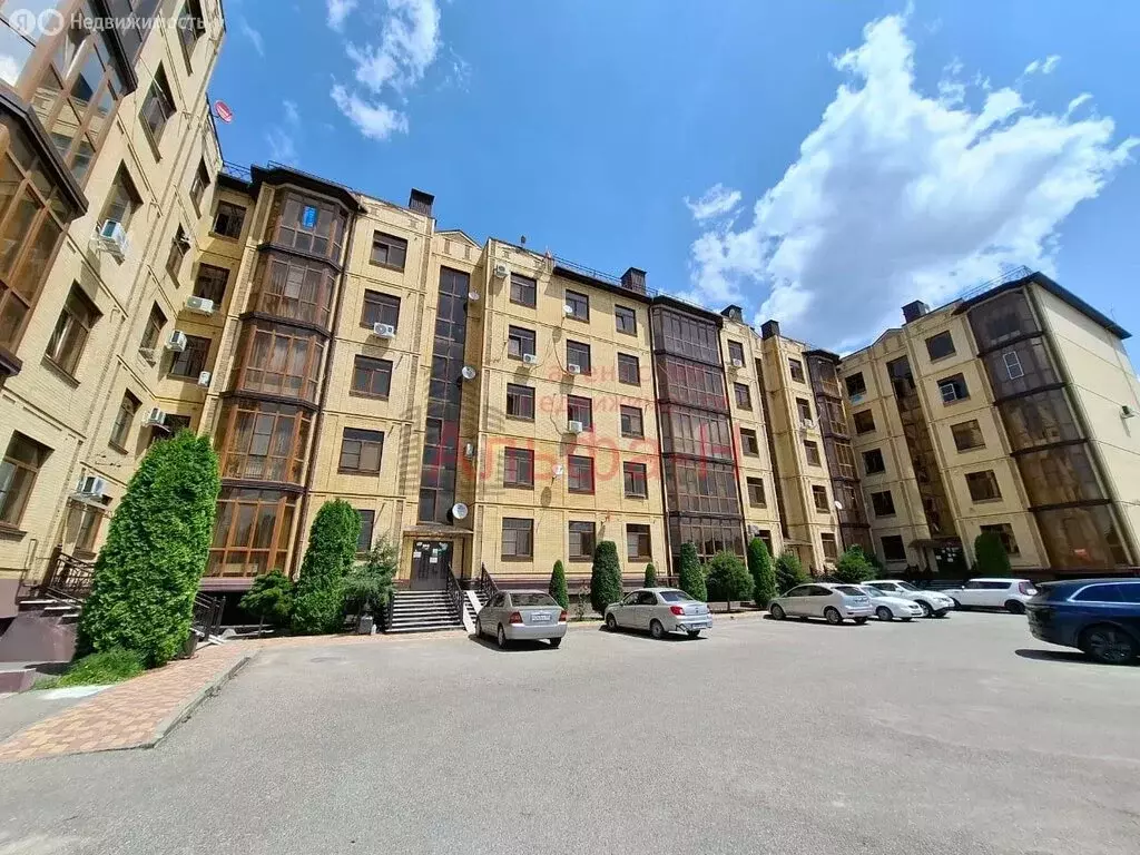 3-комнатная квартира: Ессентуки, улица Маяковского, 7 (100 м) - Фото 0