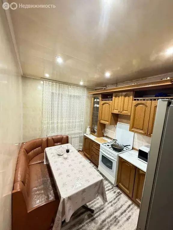 4-комнатная квартира: Астрахань, улица Бабаевского, 39к2 (90 м) - Фото 1