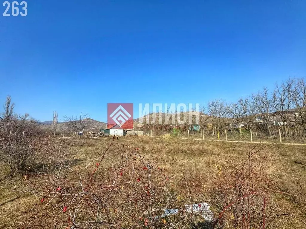 Участок в Крым, Феодосия муниципальный округ, Щебетовка пгт ул. ... - Фото 1