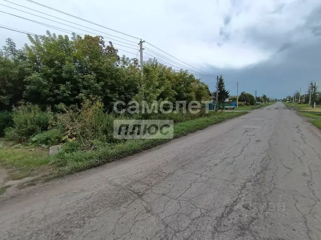 Участок в Омская область, с. Азово ул. Садовая, 67 (26.0 сот.) - Фото 1